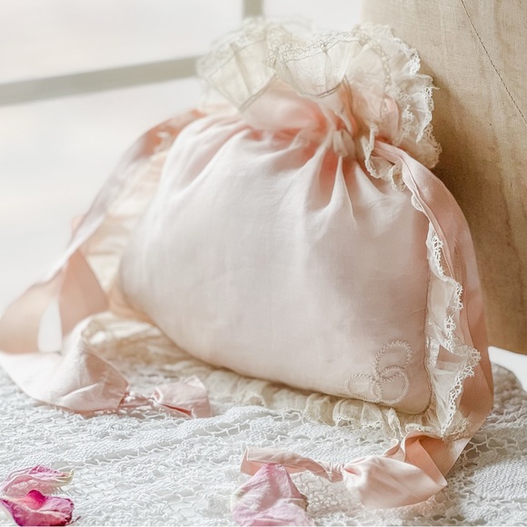 Romantic Edwardian Pink Satin Drawstring Bag Boho Chic - Picture 1 of 9